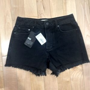 Paige Noelle relaxed cut off short